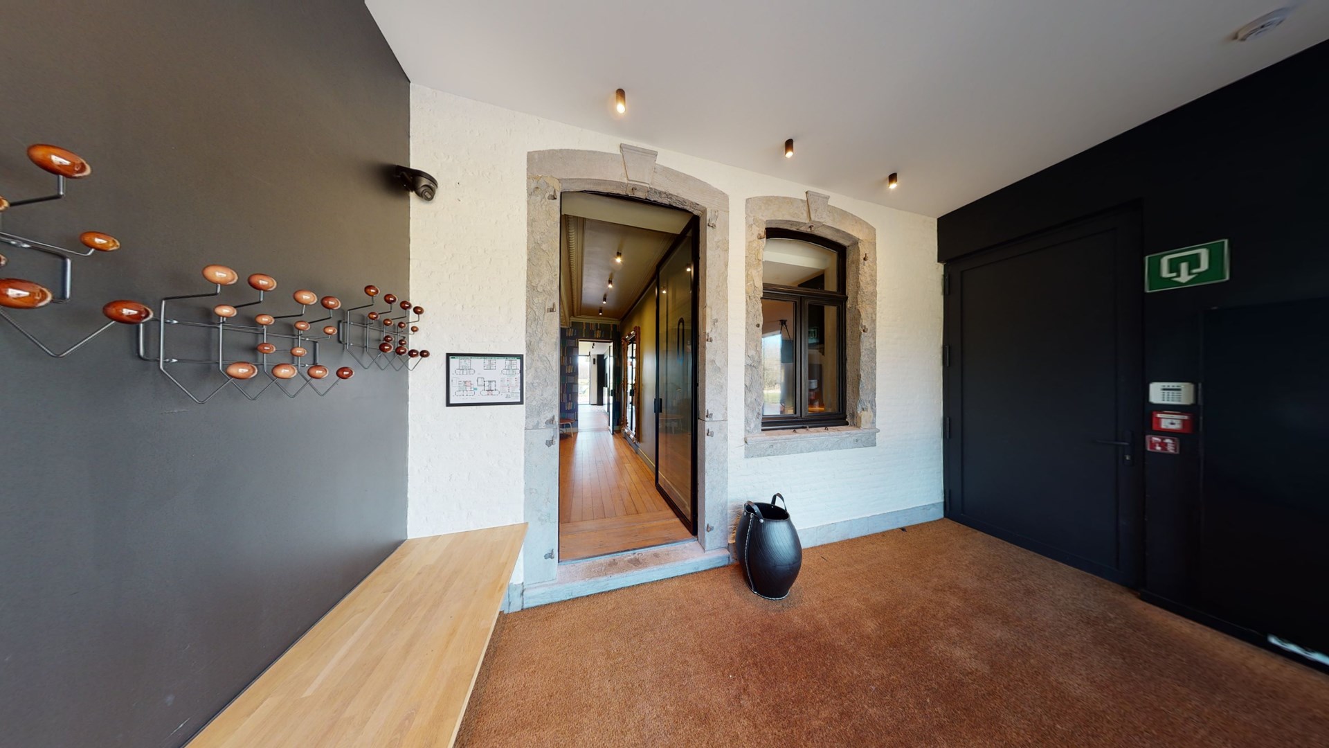 Chateau-de-la-Louveterie-Hall