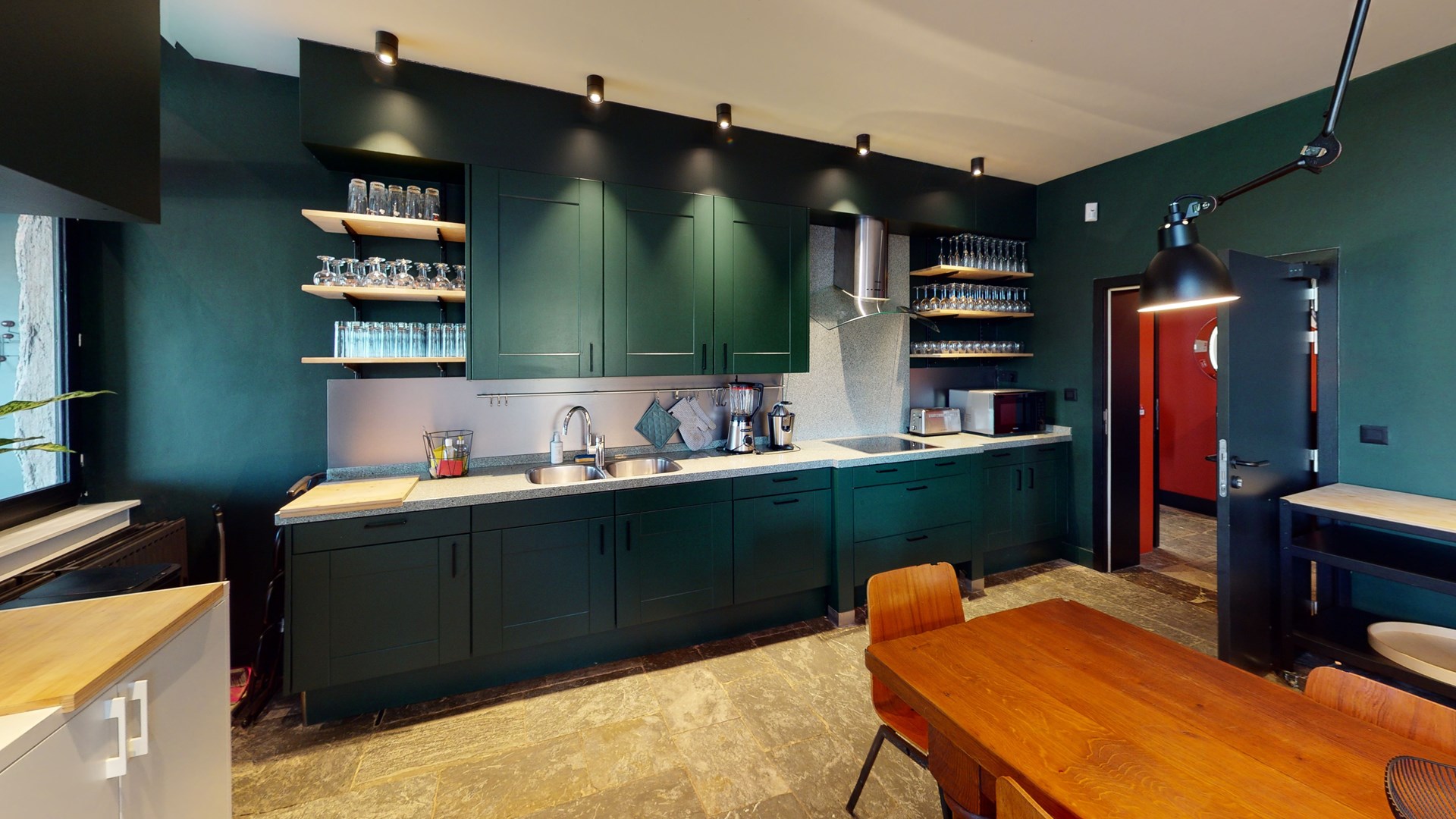 Chateau-de-la-Louveterie-Kitchen