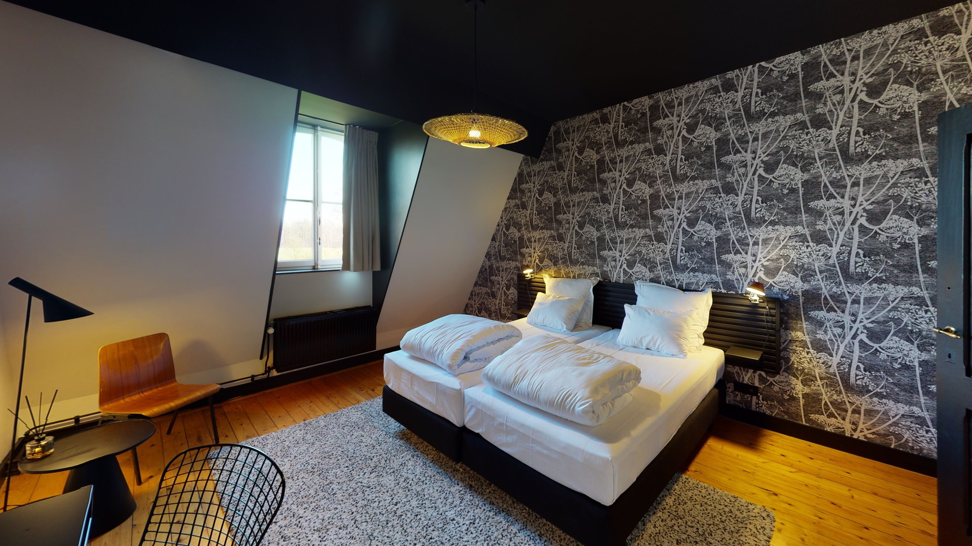 Chateau-de-la-Louveterie-Bedroom(1)