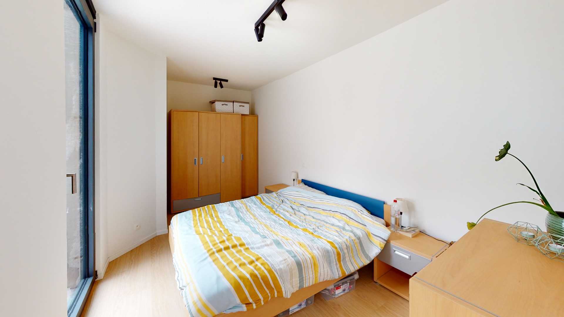Rue-Dartois-RDC-Bedroom 1