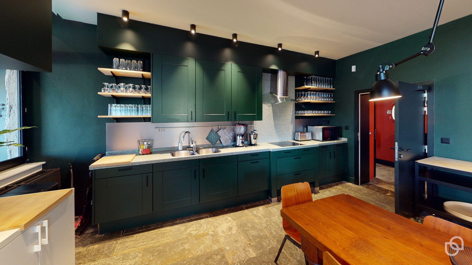 Chateau-de-la-Louveterie-Kitchen