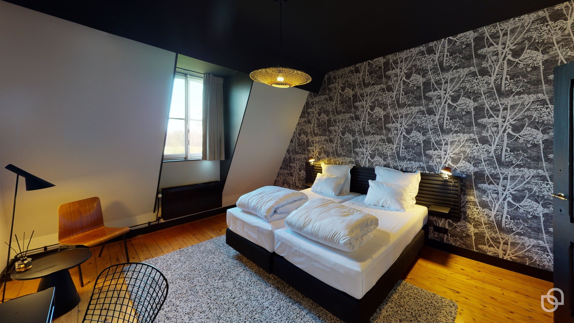 Chateau-de-la-Louveterie-Bedroom(1)